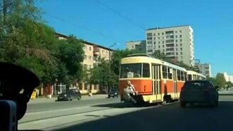 Влюблённые экстремалы на трамвае - смотреть видео (0:34)