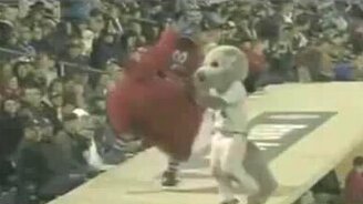 Упал с подиума - смотреть видео (0:30)