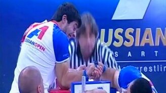 Нервы сдали у спортсменов - смотреть видео (0:28)