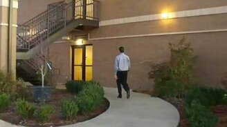 Нестандартный способ войти в дом - смотреть видео (0:24)