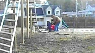 Самодельный аттракцион у себя во дворе - смотреть видео (1:53)