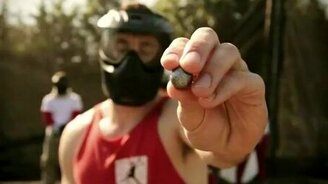 Цветной расстрел парней - смотреть видео (1:45)