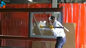 Нереально прочное стекло - смотреть видео (6:00)