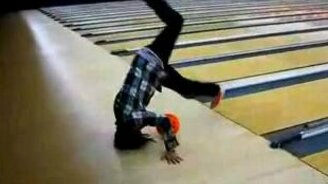 Бросок вверх ногами - смотреть видео (0:34)