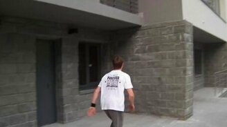 Настоящий молодой человек-паук - смотреть видео (5:53)