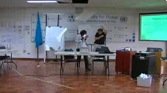 Кот вывалился из потолка - смотреть видео (0:18)