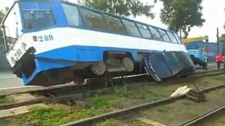 Невозможная авария - смотреть видео (0:20)