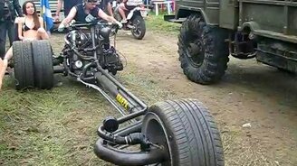 Очень необычный мотоцикл - смотреть видео (0:18)