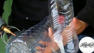 Мамонт из пластиковых бутылок - смотреть видео (1:21)