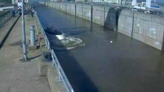 Неудачный спуск на воду - смотреть видео (0:26)