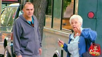 Врезался в полицейскую машину - смотреть видео (1:37)