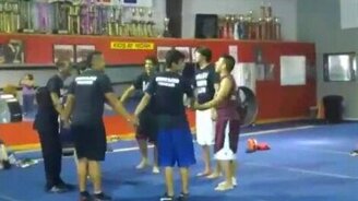 Одновременное сальто из круга - смотреть видео (0:30)