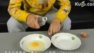 Как отделить желток от белка - смотреть видео (1:42)