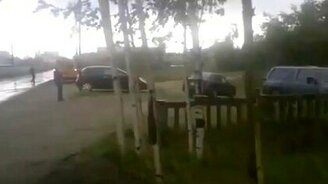 Автомобиль хотел сбежать от хозяйки - смотреть видео (0:59)