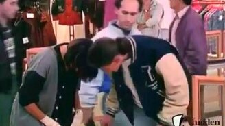 Подтяните мне чулки - смотреть видео (1:00)