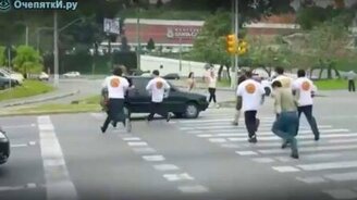 Стоп-линия, я сказал! - смотреть видео (0:27)