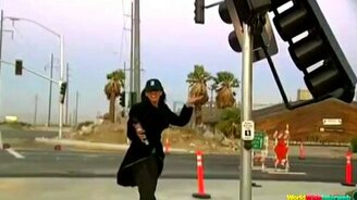 Корреспонденты против ураганов - смотреть видео (3:02)