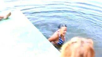 Неуклюжая тётя - смотреть видео (0:19)