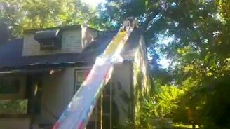 Жёсткий полёт с горки - смотреть видео (0:24)