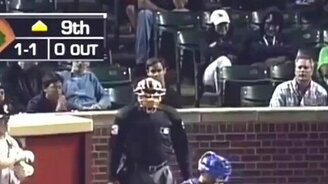 Комик на заднем плане - смотреть видео (1:01)