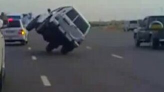 Арабы жгут на дорогах - смотреть видео (2:43)