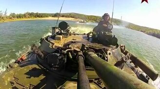 Заплыв на БМП - смотреть видео (1:47)