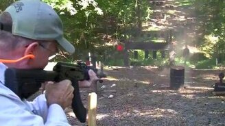 Каак прочистить автомат Калашникова - смотреть видео (1:18)