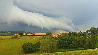 Необычной формы облака... - смотреть видео (0:33)