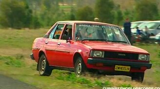 Зачем машине четыре колеса? - смотреть видео (1:39)