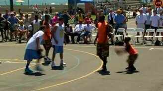 Удаленький баскетболист - смотреть видео (2:42)