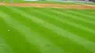 Поймал мяч стаканом - смотреть видео (0:38)