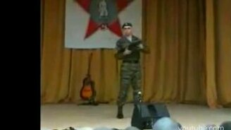 Солдат мастерски станцевал - смотреть видео (3:17)