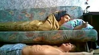 Мальчишки чудят - смотреть видео (3:06)