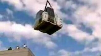 Неудача грузчиков - смотреть видео (0:46)