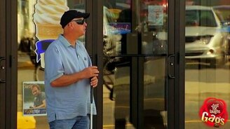 Розыгрыш с туалетной бумагой - смотреть видео (1:17)