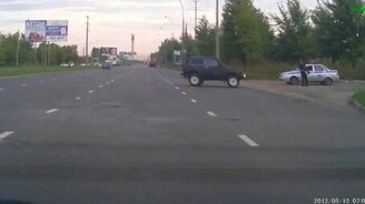 Бешеный таракан на Ниве и ГАИ - смотреть видео (0:31)