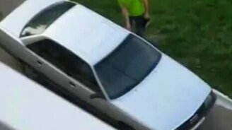 Очень дотошный автовладелец - смотреть видео (1:44)