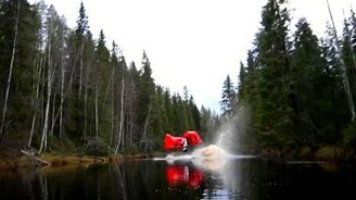 Самый отважный мотоциклист - смотреть видео (0:26)