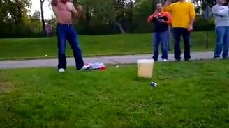 Окунулся в мочу - смотреть видео (0:54)