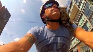 С котом на велосипеде - смотреть видео (4:09)