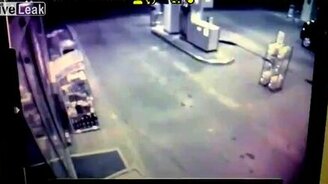 Врезался в дверь - смотреть видео (0:30)