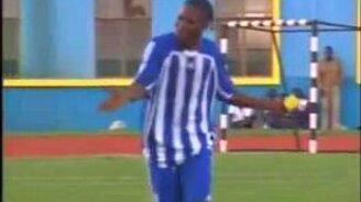 Отметелили судью - смотреть видео (0:35)