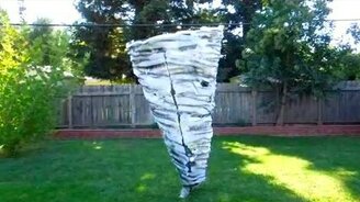 Торнадо или мороженое? - смотреть видео (0:32)