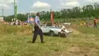 Трактор раздавил ДПС - смотреть видео (1:13)