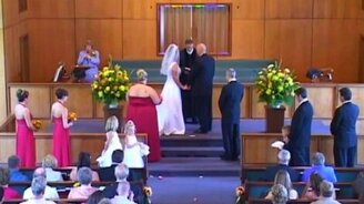 Внезапно на свадьбе - смотреть видео (1:17)