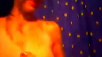 Девушка против яблока - смотреть видео (1:27)