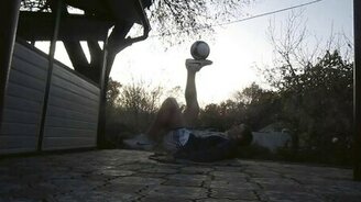 Футбольный фристайл - смотреть видео (2:08)