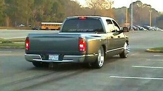 Смял банку и поехал - смотреть видео (0:36)