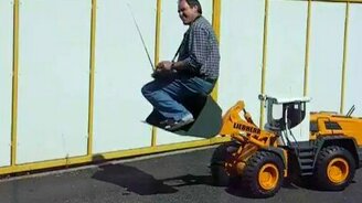 Моделька экскаватора - смотреть видео (0:34)