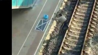 Несдающийся на вокзале - смотреть видео (2:14)